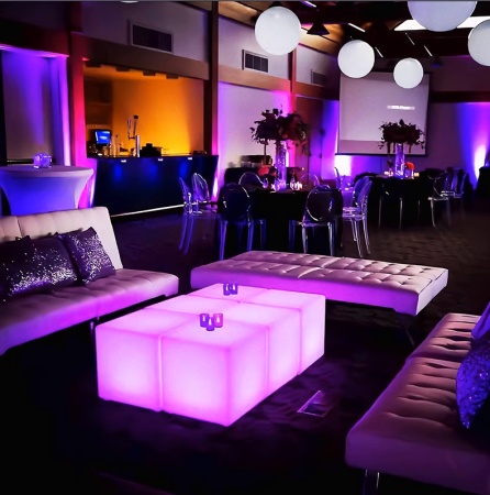 Светильник Куб 80 с питанием от АКБ, RGB